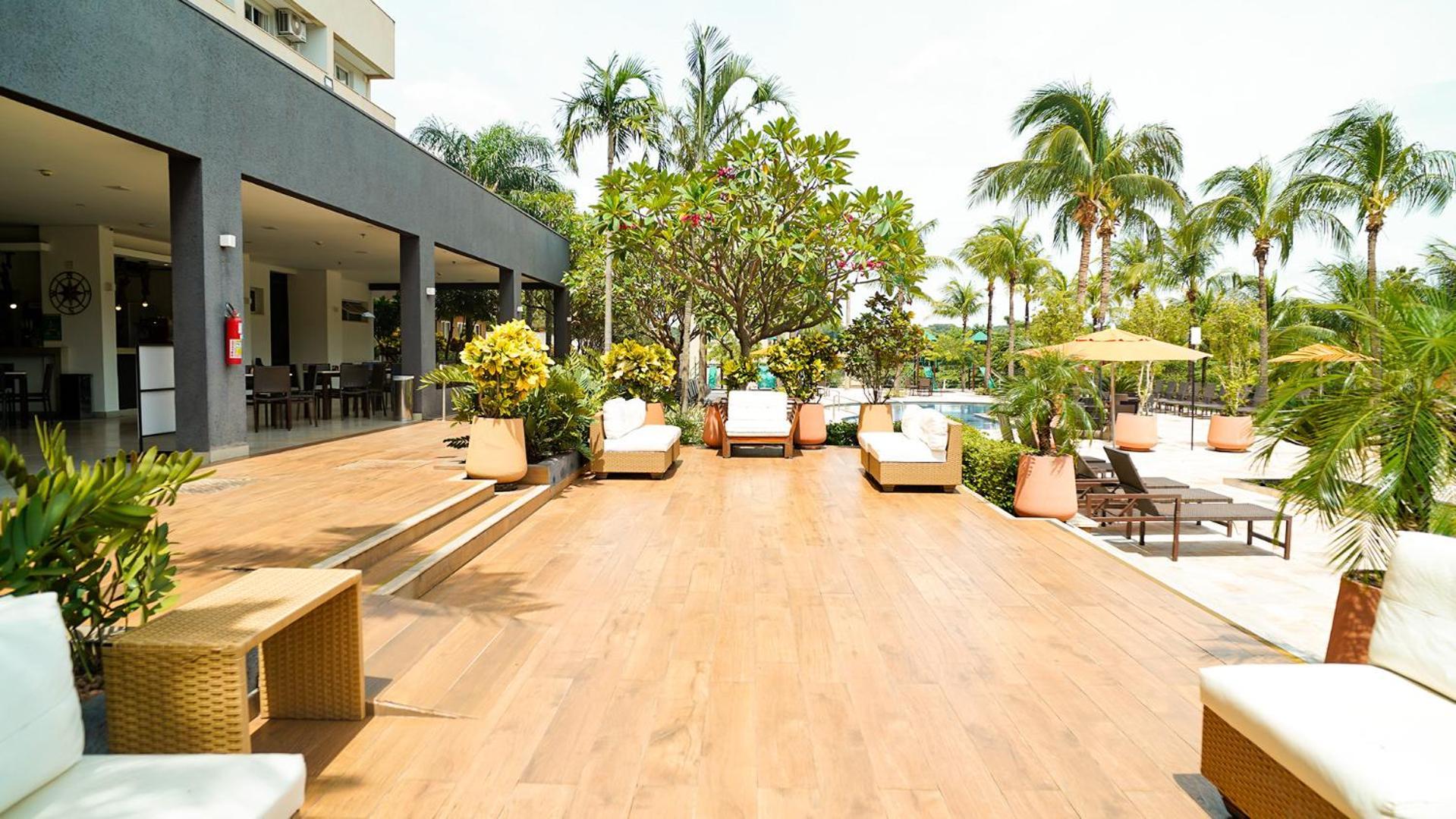 Resort Celebration By Hot 5*